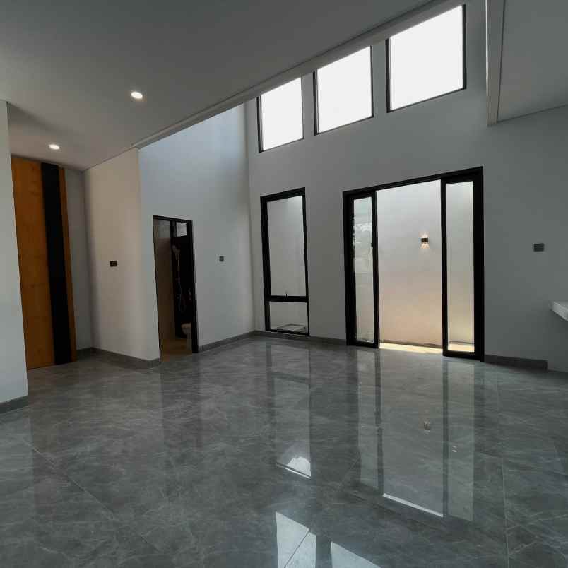 dijual rumah jl kaliurang km 12 5