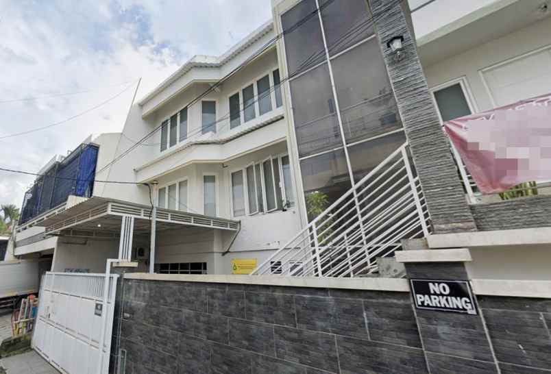 dijual rumah jl karang empat timur