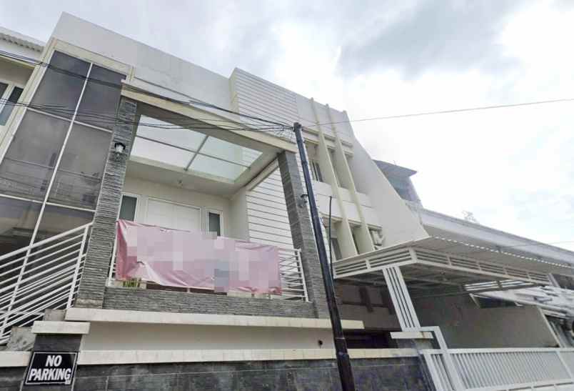 dijual rumah jl karang empat timur