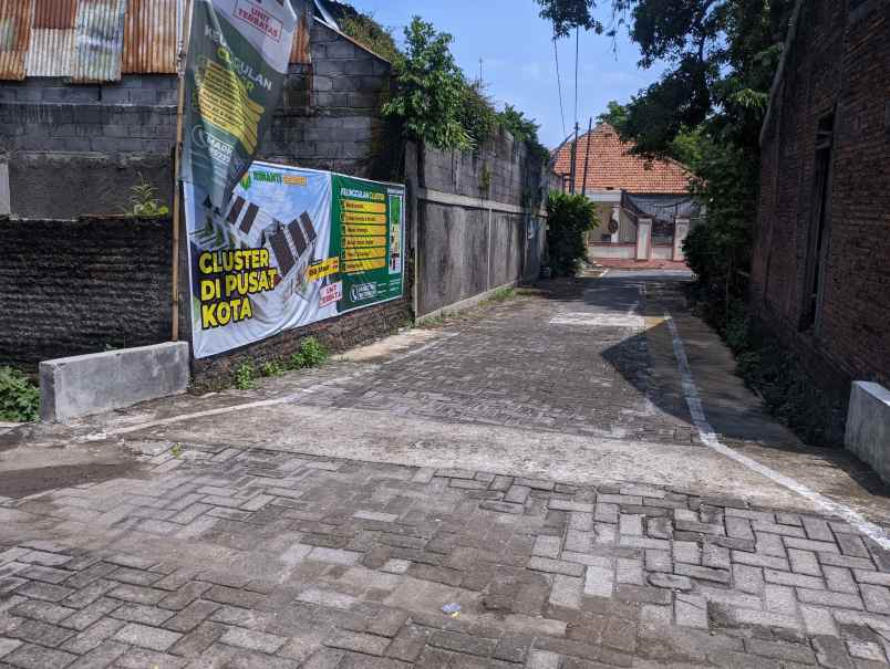 dijual rumah jl kinanti pamularsih