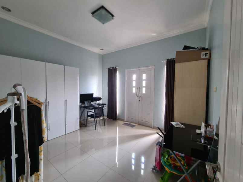 dijual rumah jl kolonel sugiono duren