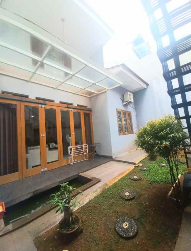 dijual rumah jl komplek abadi duren