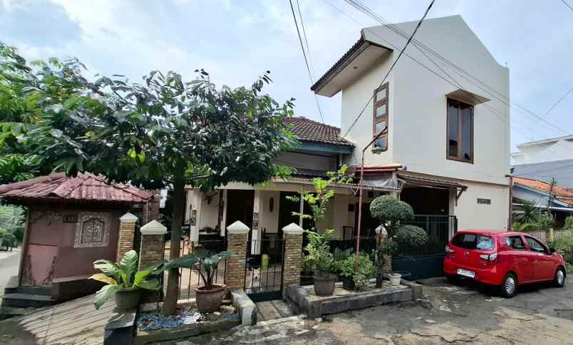 dijual rumah jl komplek mega cinere