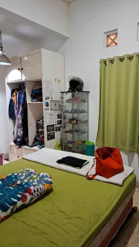 dijual rumah jl komplek mega cinere