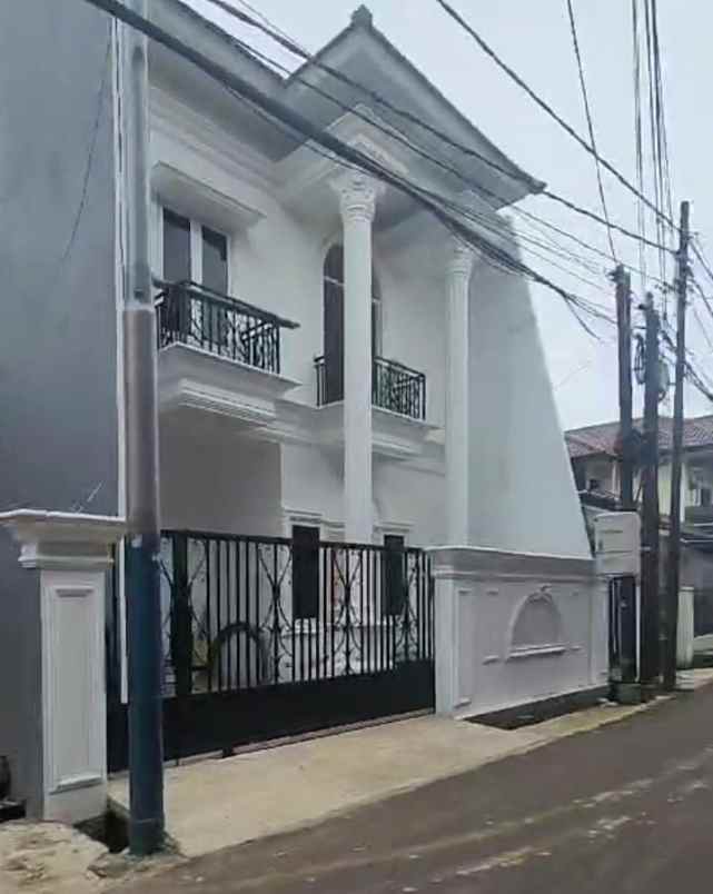 dijual rumah jl lapangan tembak cibubur