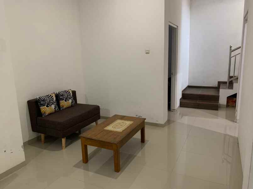 dijual rumah jl letkol subadri sayidan