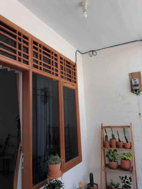dijual rumah jl merkuri venus tata