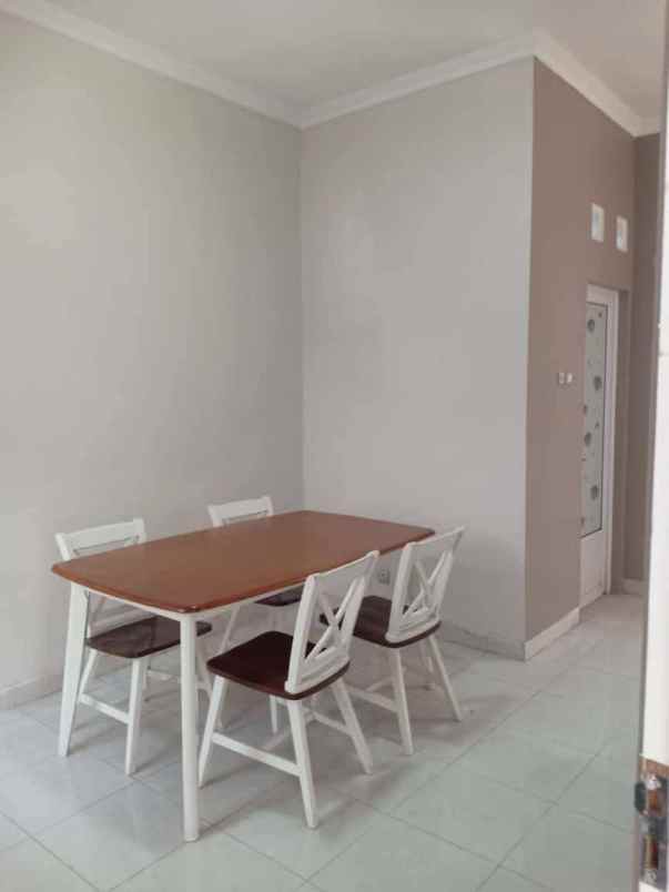 dijual rumah jl palagan