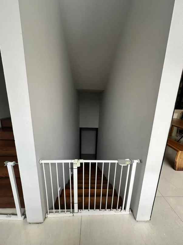 dijual rumah jl panglima polim kec