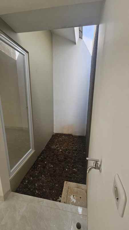 dijual rumah jl parpostel raya jati