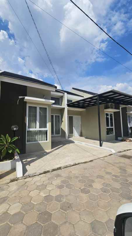 dijual rumah jl parpostel raya jati