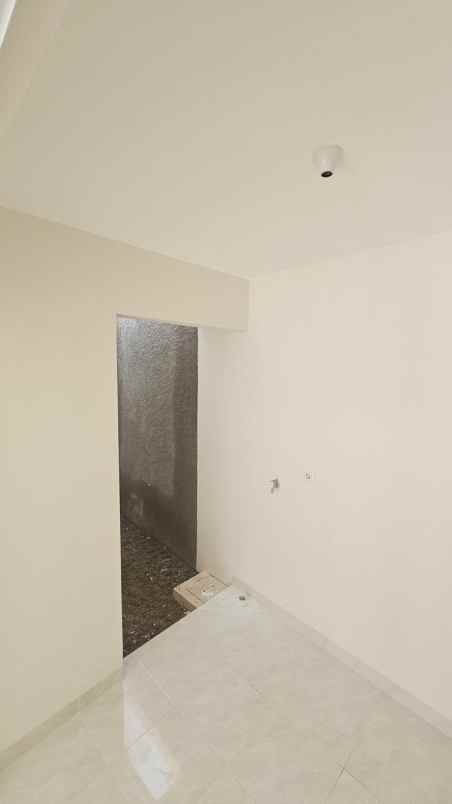 dijual rumah jl parpostel raya jati