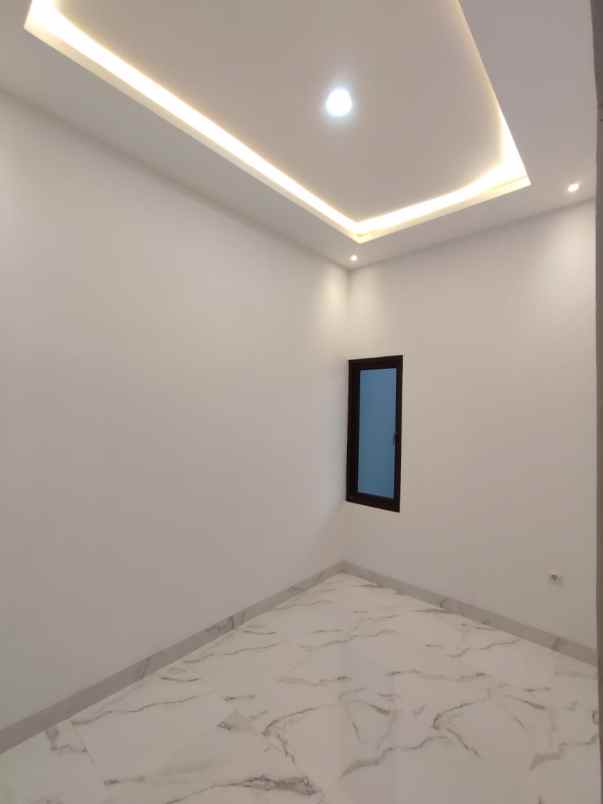 dijual rumah jl persahabatan raya