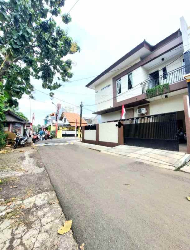 dijual rumah jl pondok kelapa duren