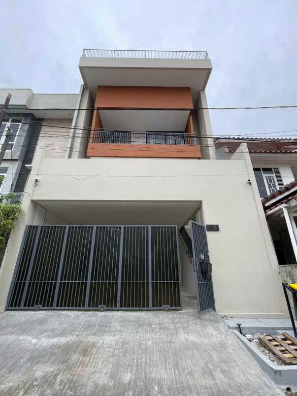 dijual rumah jl pulomas