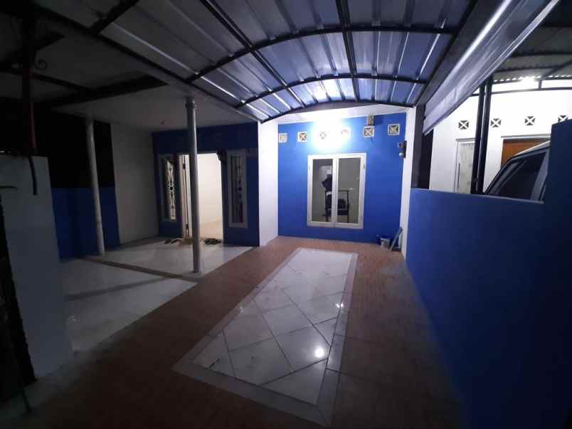 dijual rumah jl puri cinere hijau