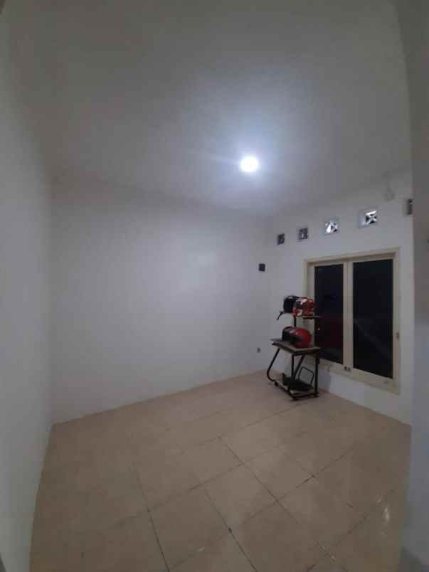 dijual rumah jl puri cinere hijau