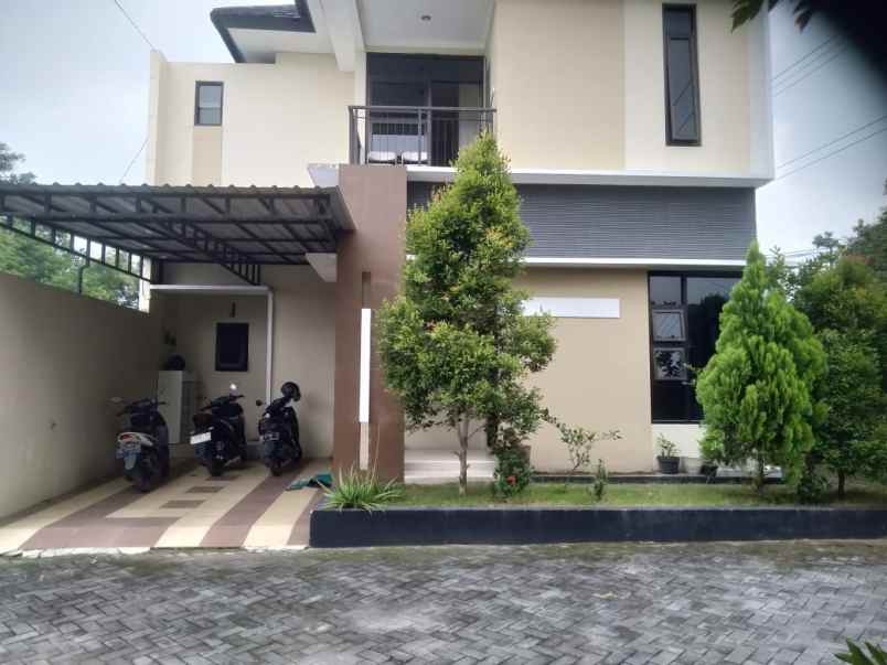 dijual rumah jl rajawali