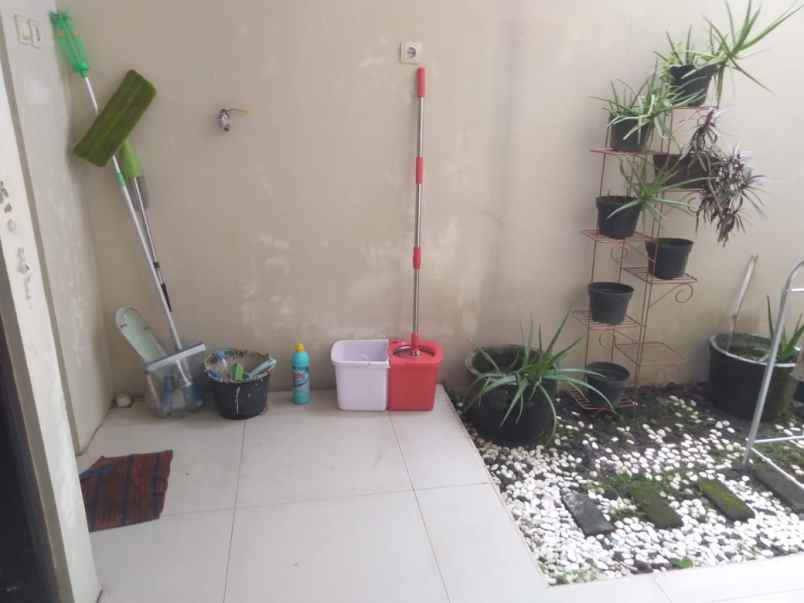 dijual rumah jl rajawali