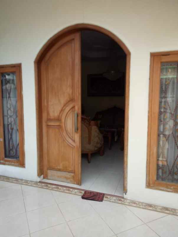 dijual rumah jl raya jatikramat