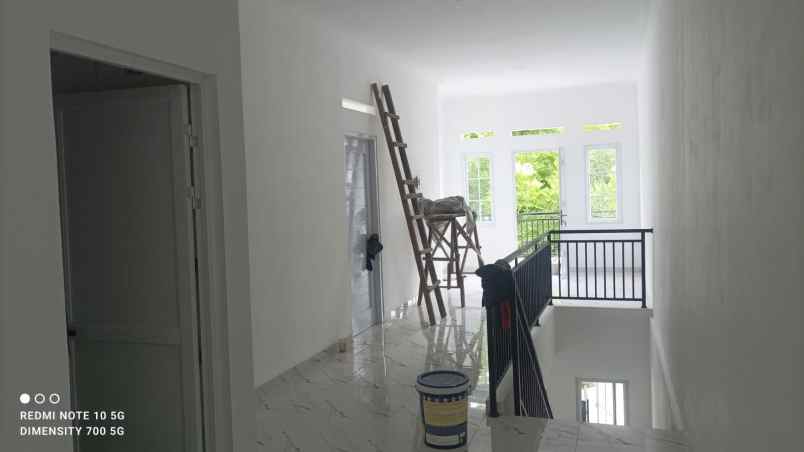 dijual rumah jl raya jatiwaringin