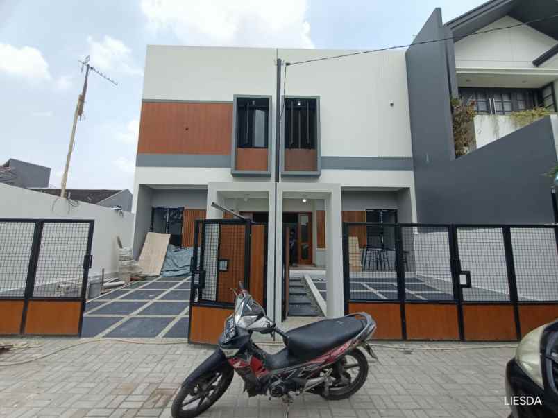 dijual rumah jl raya kodau