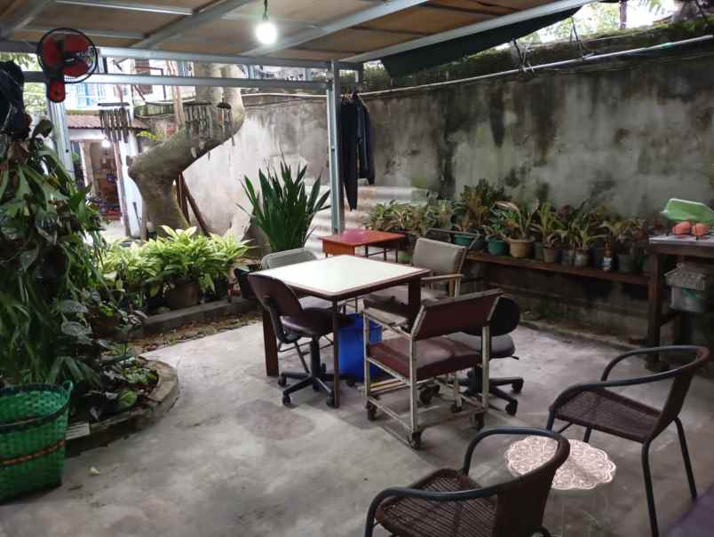 dijual rumah jl raya ragunan