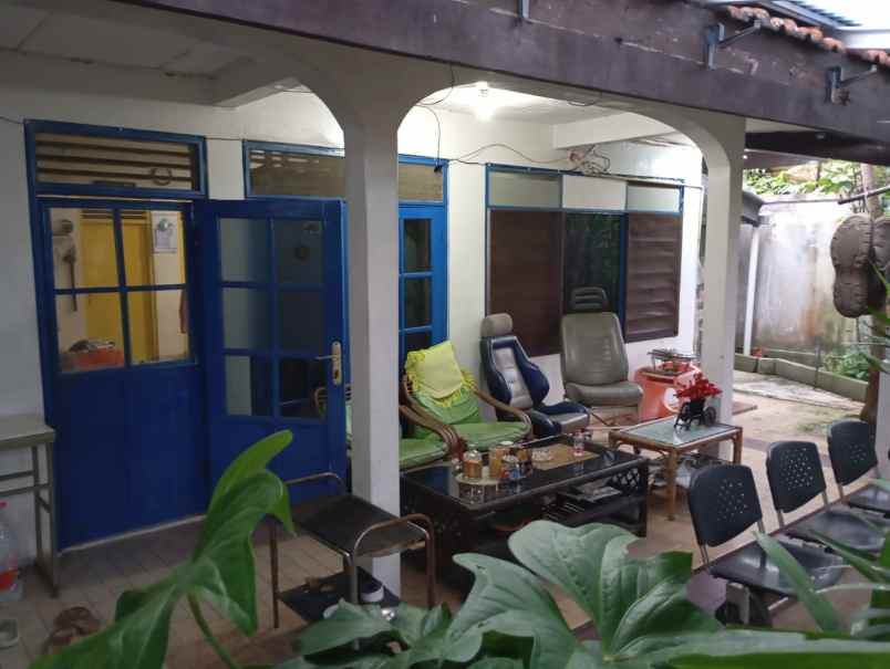 dijual rumah jl raya ragunan