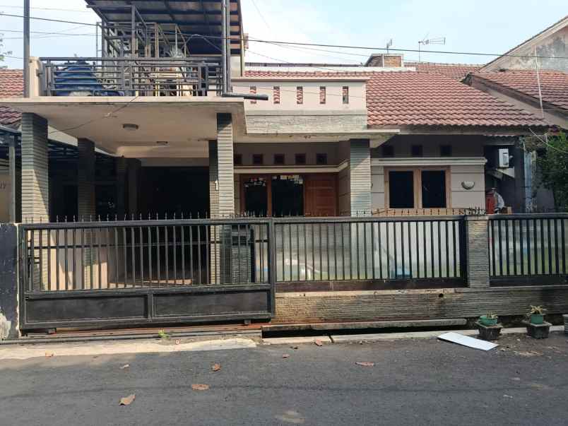 dijual rumah jl rengasdengklok antapani