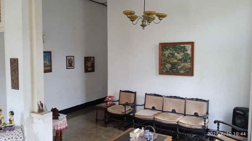 dijual rumah jl sajiono kota baru