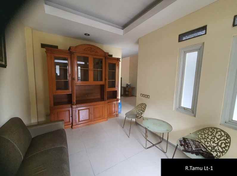 dijual rumah jl semarang pamekasan