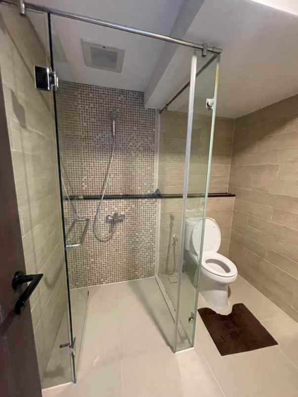 dijual rumah jl summarecon bandung