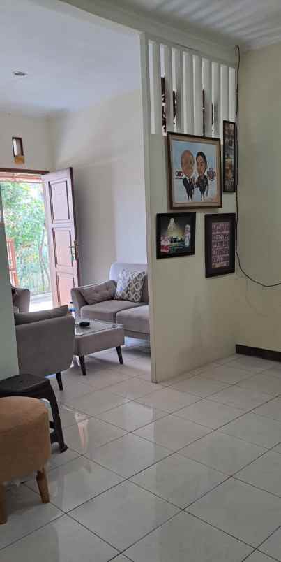 dijual rumah jl tamborin turangga