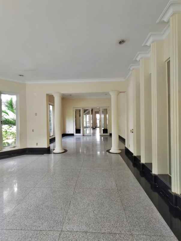 dijual rumah jl teuku umar menteng