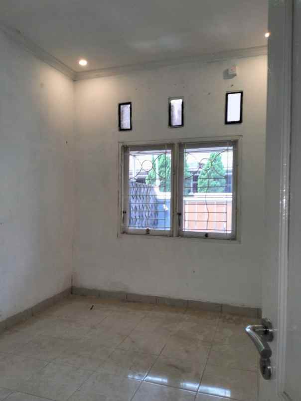 dijual rumah jl villa bogor indah