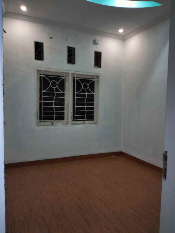 dijual rumah jl villa bogor indah