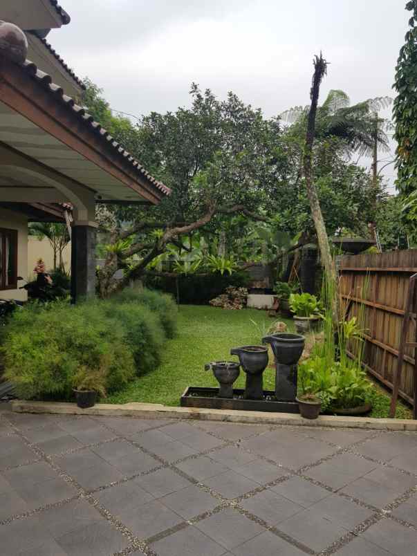 dijual rumah jl villa duta