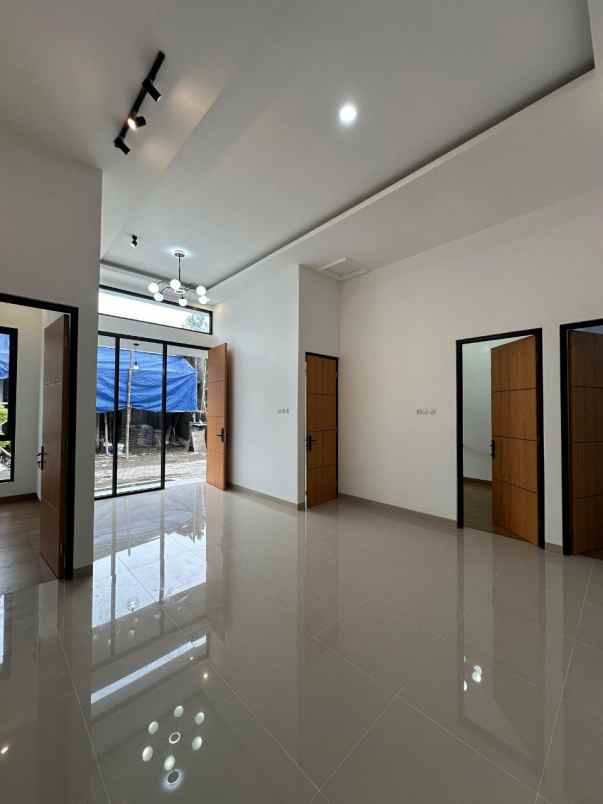 dijual rumah jl warak purbayab