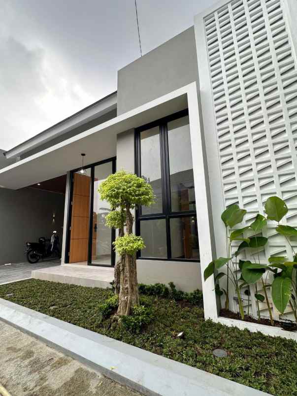dijual rumah jl warak purbayab