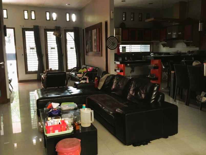 dijual rumah jln ceger raya