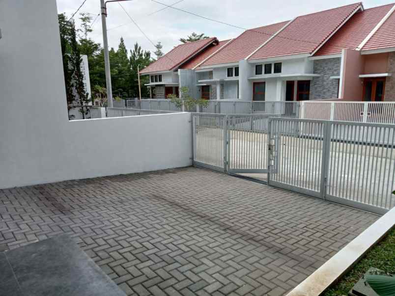 dijual rumah jln cicukang arcamanik