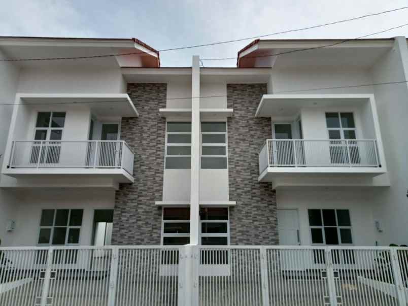 dijual rumah jln cicukang arcamanik