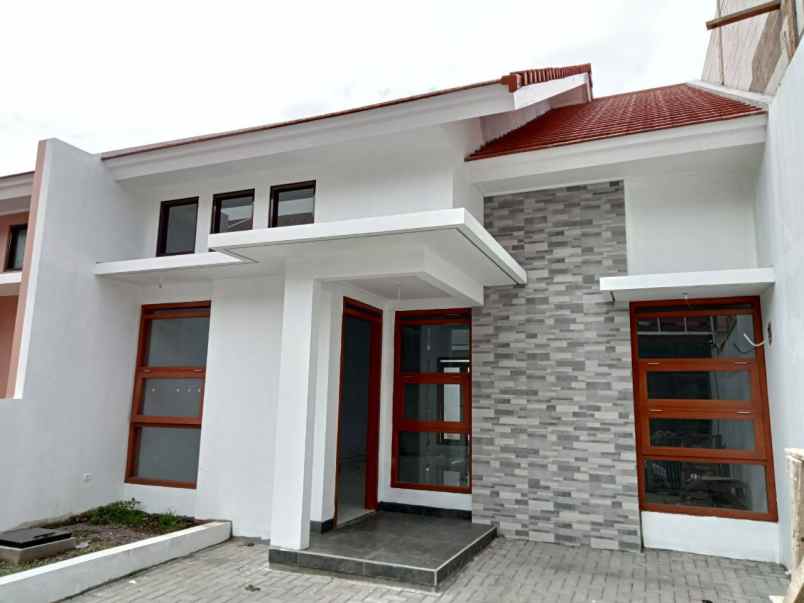 dijual rumah jln cicukang arcamanik