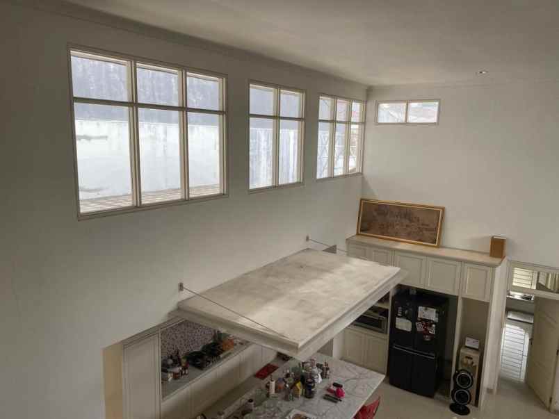 dijual rumah jln kayuputih tengah ii b