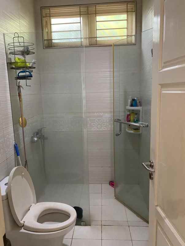 dijual rumah jln kayuputih tengah ii b