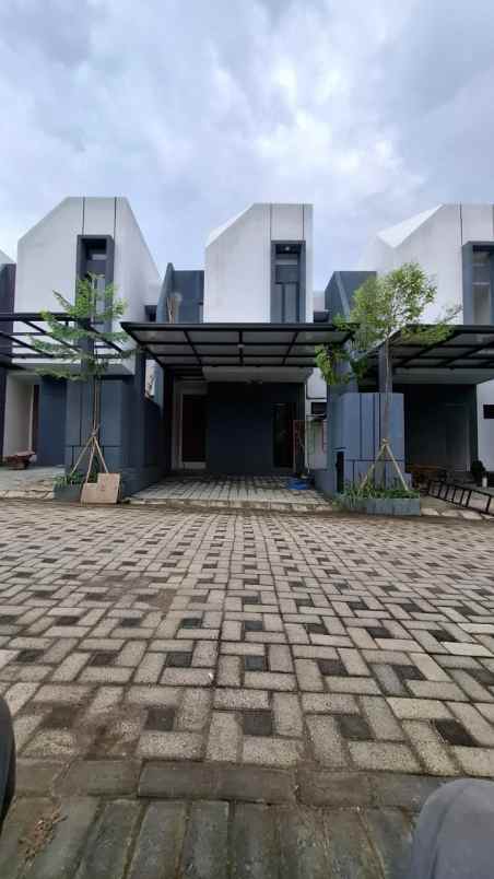 dijual rumah junrejo