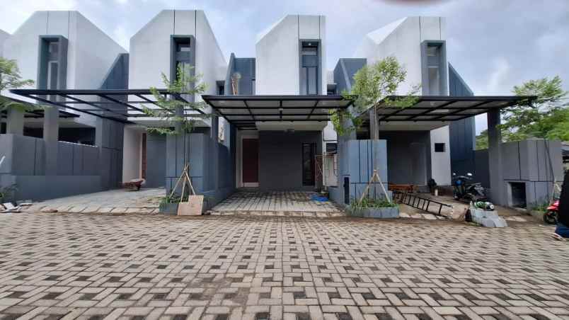dijual rumah junrejo