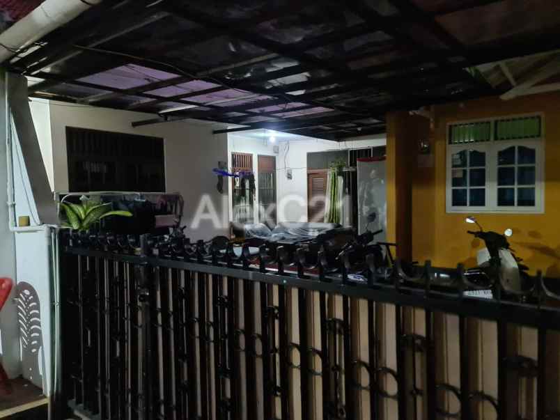 dijual rumah jurang mangu barat