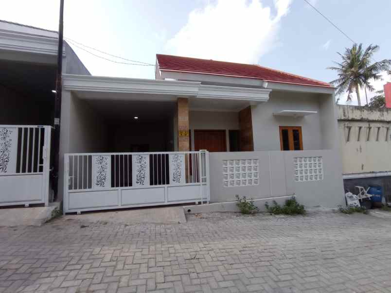 dijual rumah kadisoka puromartani