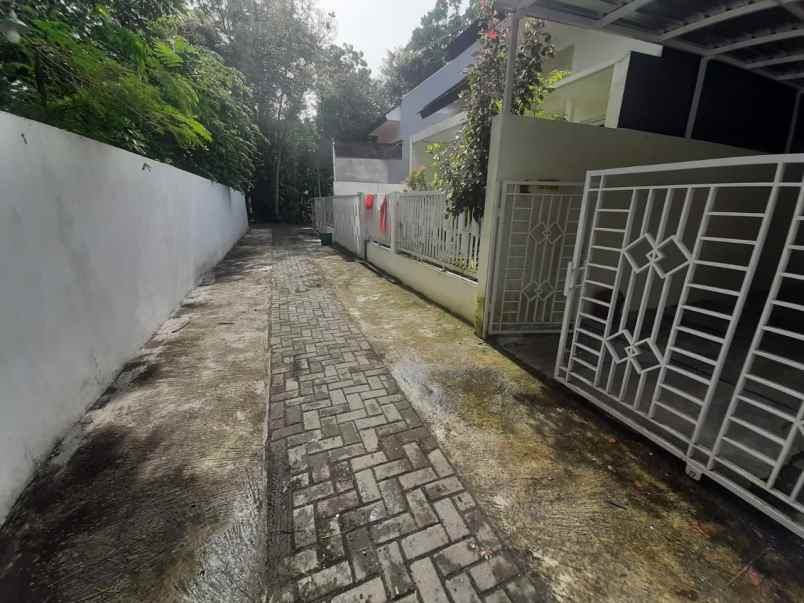 dijual rumah kalitirto kec berbah